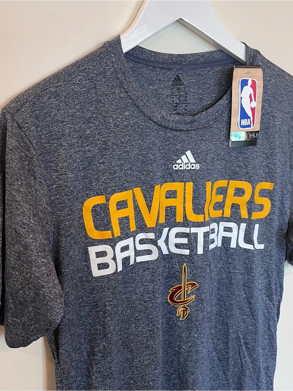 Adidas Cleveland Cavaliers Basketball T Shirt Mens Small NWT Blue Lightweight